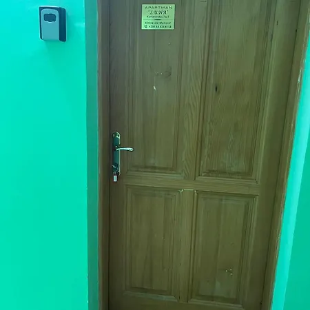 Apartment Sladana I Luna *