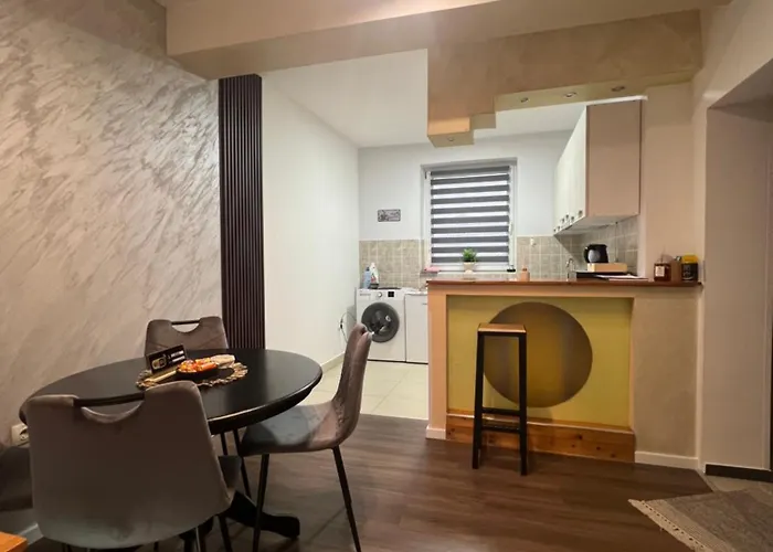 Sladana I Luna * 苏博蒂察