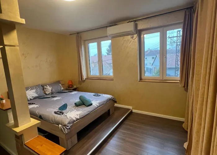 公寓 Sladana I Luna 苏博蒂察